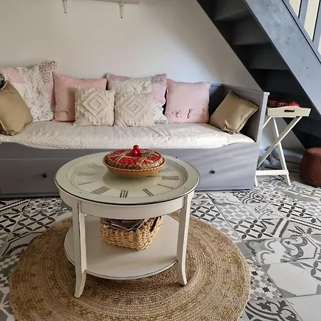 Le Cabanon De Lea Тавель