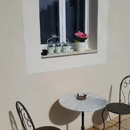 Le Cabanon De Lea Апартаменты Тавель