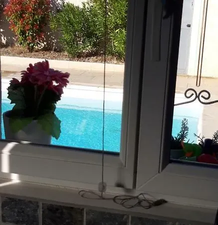 Le Cabanon De Lea Апартаменты *